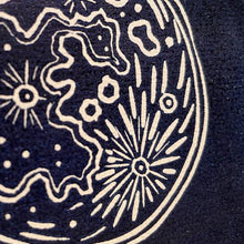 Load image into Gallery viewer, La luna